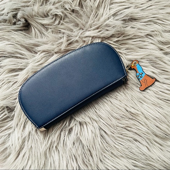 Dog lovers zip around wallet - Picture 4 of 9